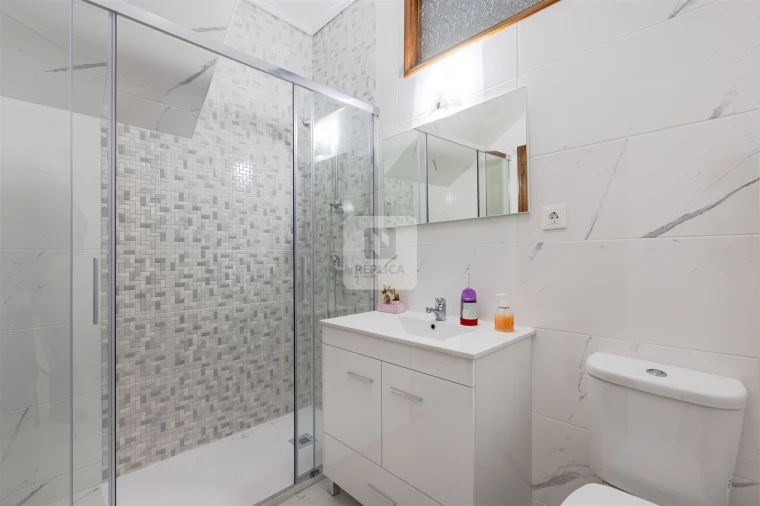 Moradia T9 para Venda em São Felix da Marinha Foto 28