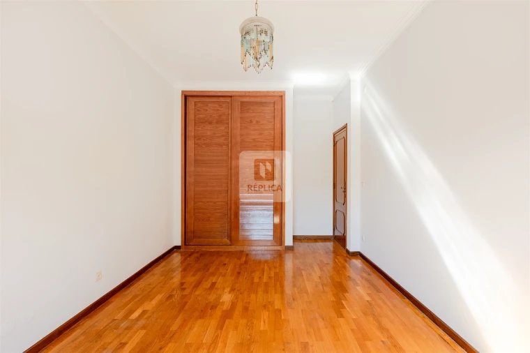 Moradia T9 para Venda em São Felix da Marinha Foto 20