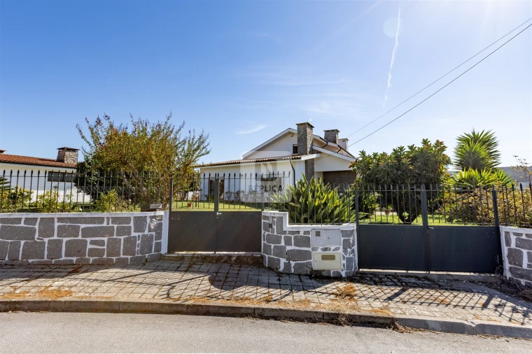 Moradia T9 para Venda em São Felix da Marinha Foto 35