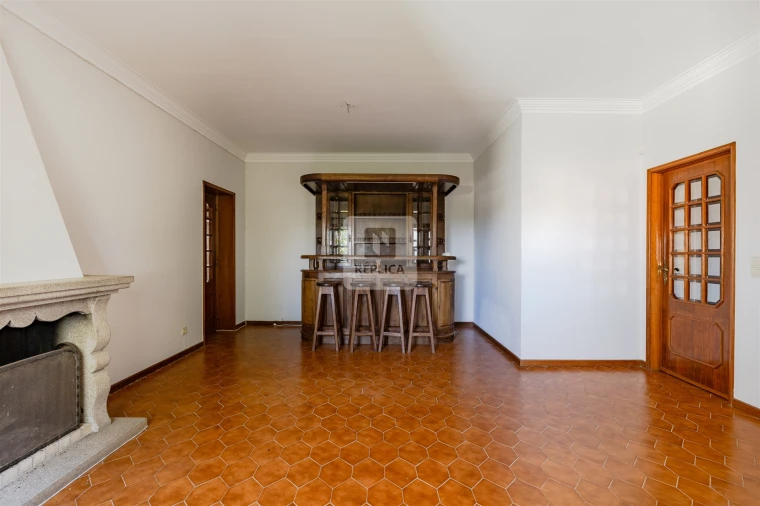 Moradia T9 para Venda em São Felix da Marinha Foto 3