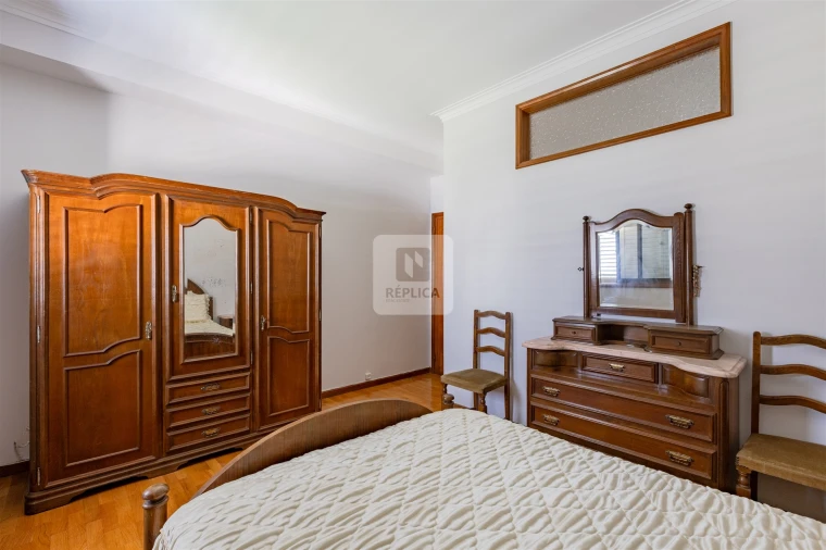 Moradia T9 para Venda em São Felix da Marinha Foto 13