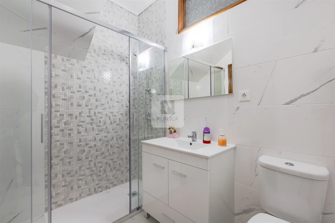 Moradia T9 para Venda em São Felix da Marinha Foto 28