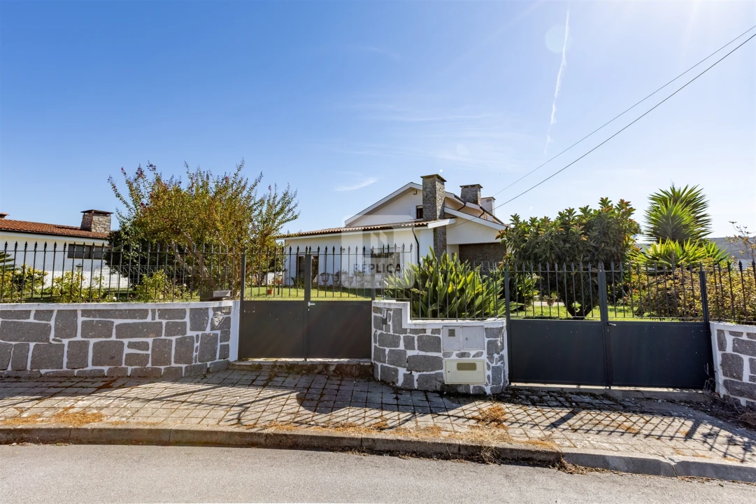 Moradia T9 para Venda em São Felix da Marinha Foto 35