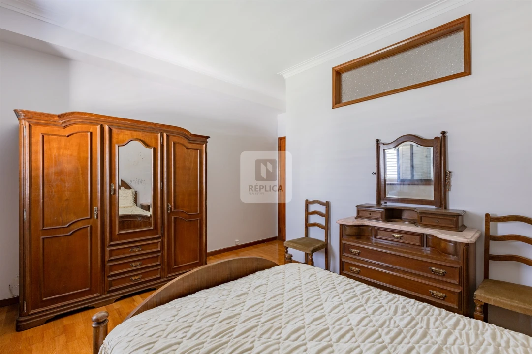 Moradia T9 para Venda em São Felix da Marinha Foto 13