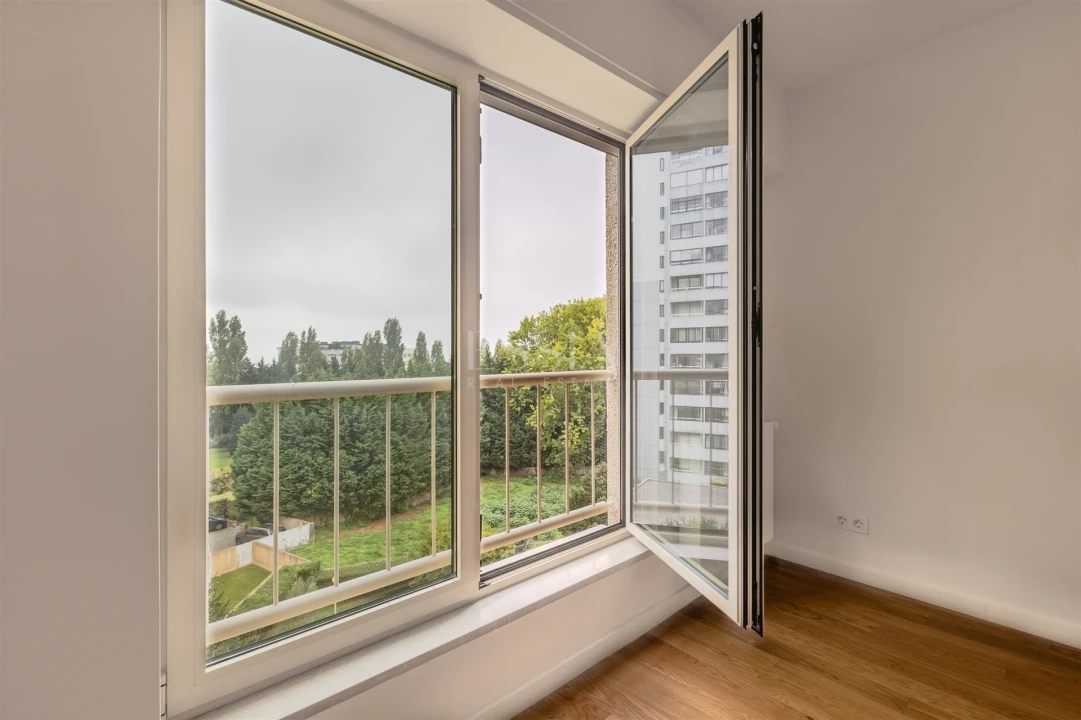 Apartamento T3 para Venda em Lordelo do Ouro e Massarelos Foto 1