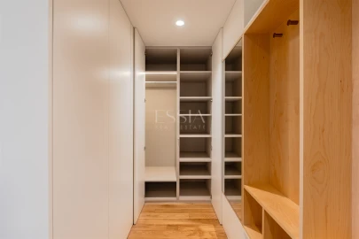 Apartamento T3 para Venda em Lordelo do Ouro e Massarelos