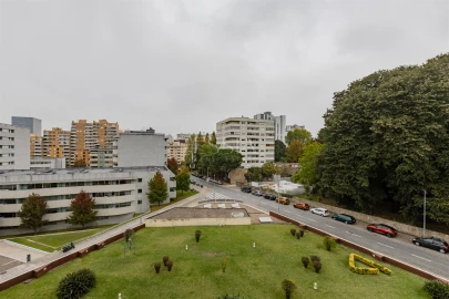 Apartamento T3 para Venda em Lordelo do Ouro e Massarelos