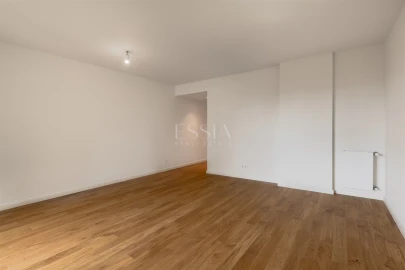 Apartamento T3 para Venda em Lordelo do Ouro e Massarelos