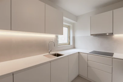 Apartamento T3 para Venda em Lordelo do Ouro e Massarelos