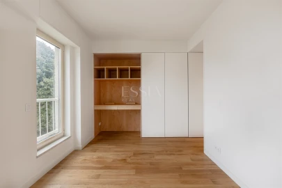 Apartamento T3 para Venda em Lordelo do Ouro e Massarelos