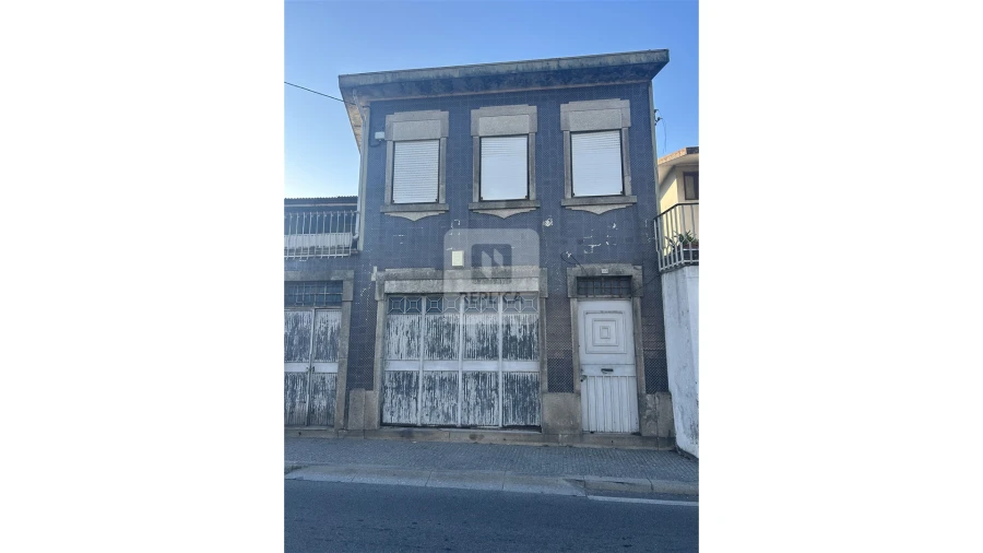 Moradia T0 para Venda em Milheiros Foto 2