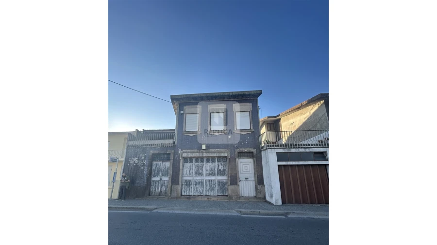 Moradia T0 para Venda em Milheiros Foto 1