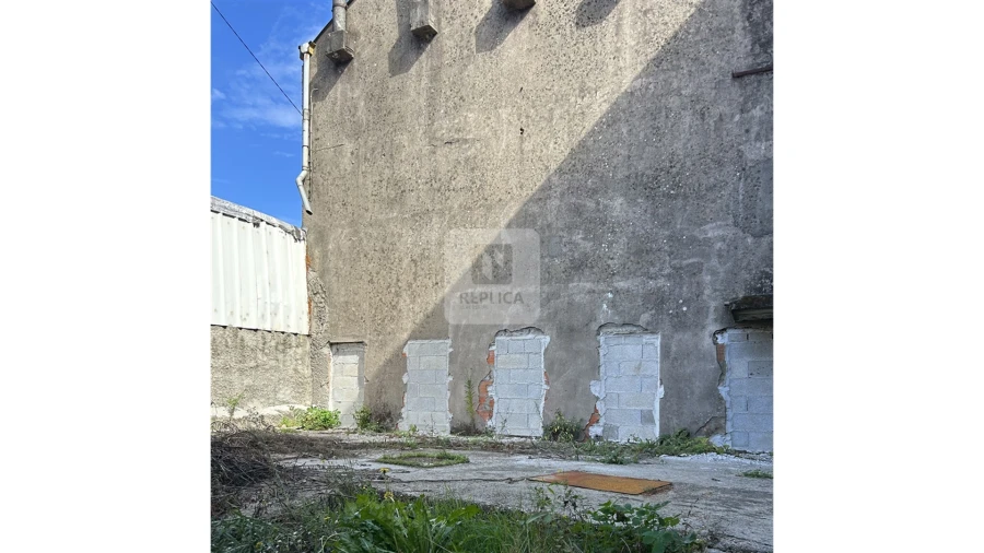 Moradia T0 para Venda em Milheiros Foto 6