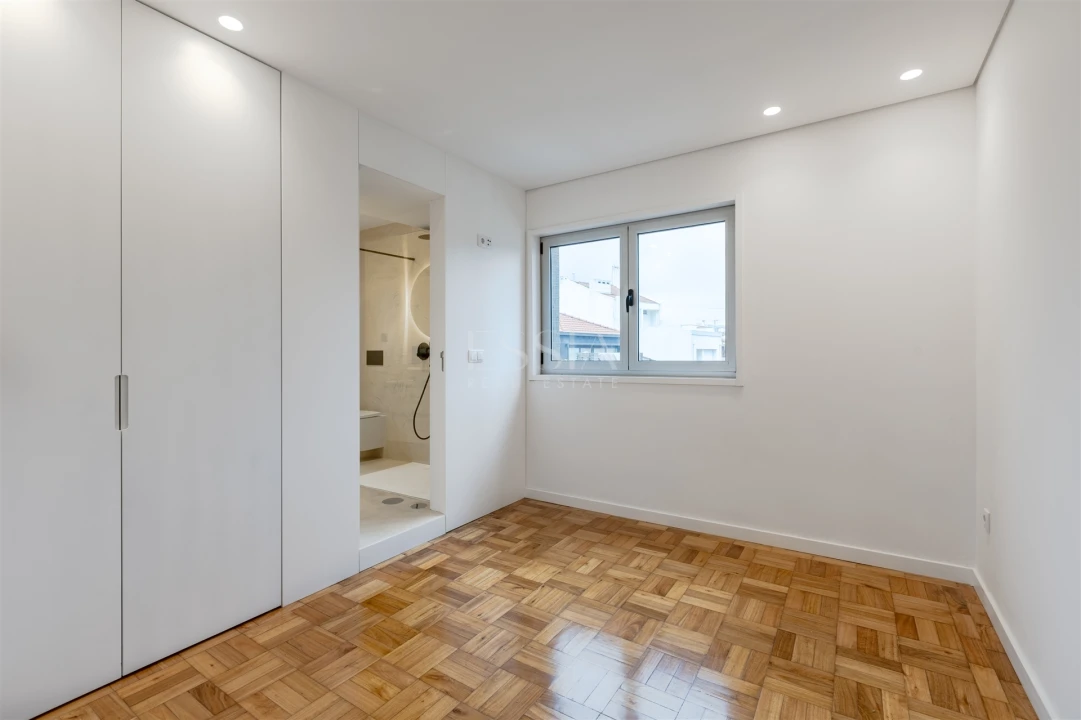 Apartamento T4 para Venda em Cedofeita, Santo Ildefonso, Sé, Miragaia, São Nicolau e Vitória Foto 15