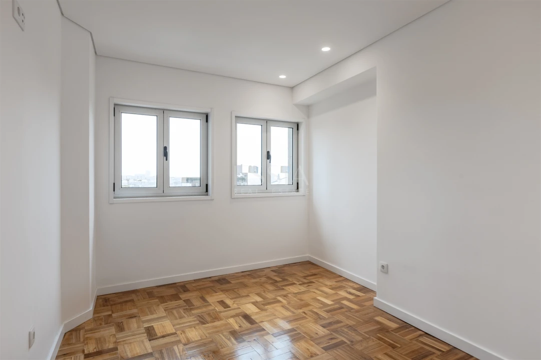Apartamento T4 para Venda em Cedofeita, Santo Ildefonso, Sé, Miragaia, São Nicolau e Vitória Foto 18