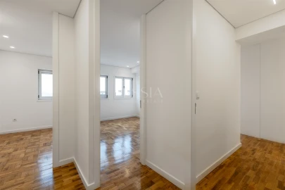 Apartamento T4 para Venda em Cedofeita, Santo Ildefonso, Sé, Miragaia, São Nicolau e Vitória