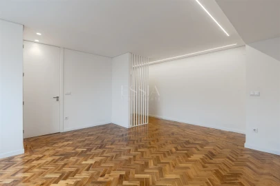Apartamento T4 para Venda em Cedofeita, Santo Ildefonso, Sé, Miragaia, São Nicolau e Vitória