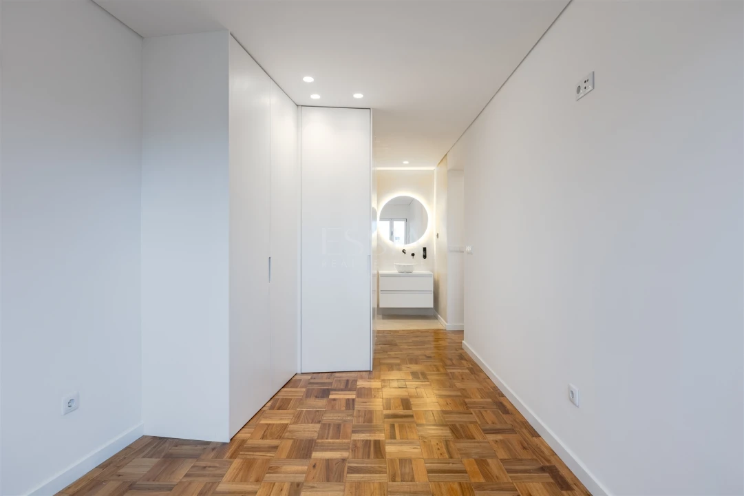 Apartamento T4 para Venda em Cedofeita, Santo Ildefonso, Sé, Miragaia, São Nicolau e Vitória Foto 21