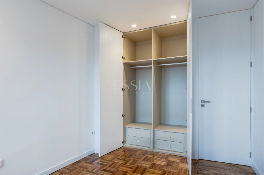 Apartamento T4 para Venda em Cedofeita, Santo Ildefonso, Sé, Miragaia, São Nicolau e Vitória Foto 19
