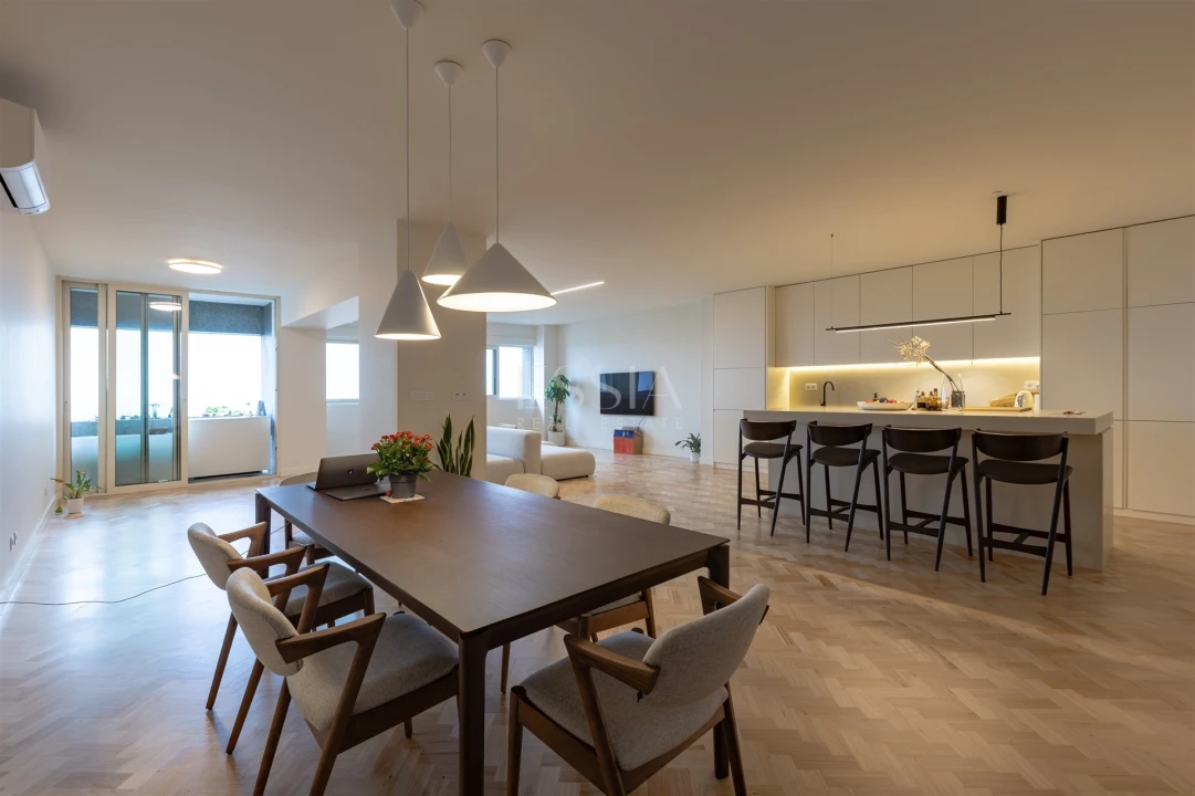 Apartamento T4 para Venda em Cedofeita, Santo Ildefonso, Sé, Miragaia, São Nicolau e Vitória Foto 6