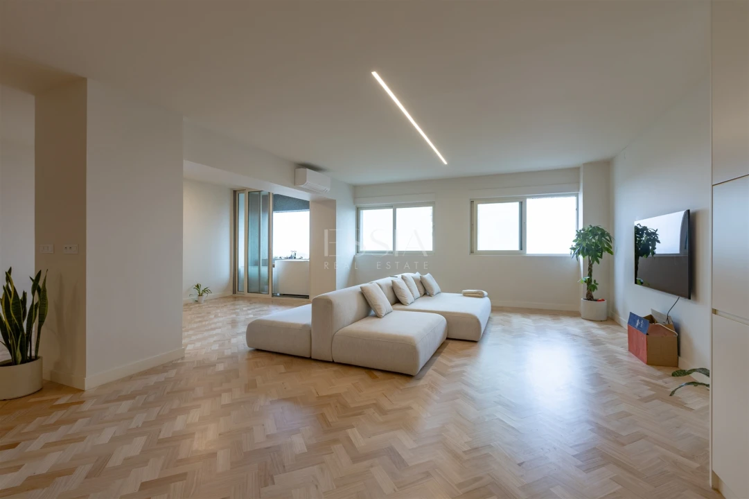 Apartamento T4 para Venda em Cedofeita, Santo Ildefonso, Sé, Miragaia, São Nicolau e Vitória Foto 8