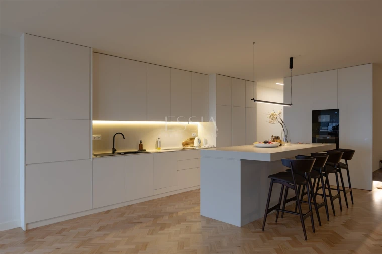 Apartamento T4 para Venda em Cedofeita, Santo Ildefonso, Sé, Miragaia, São Nicolau e Vitória Foto 3
