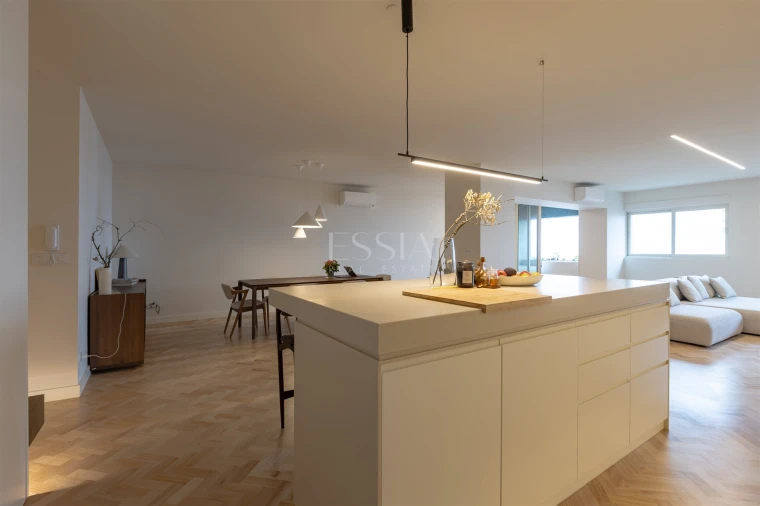 Apartamento T4 para Venda em Cedofeita, Santo Ildefonso, Sé, Miragaia, São Nicolau e Vitória Foto 4