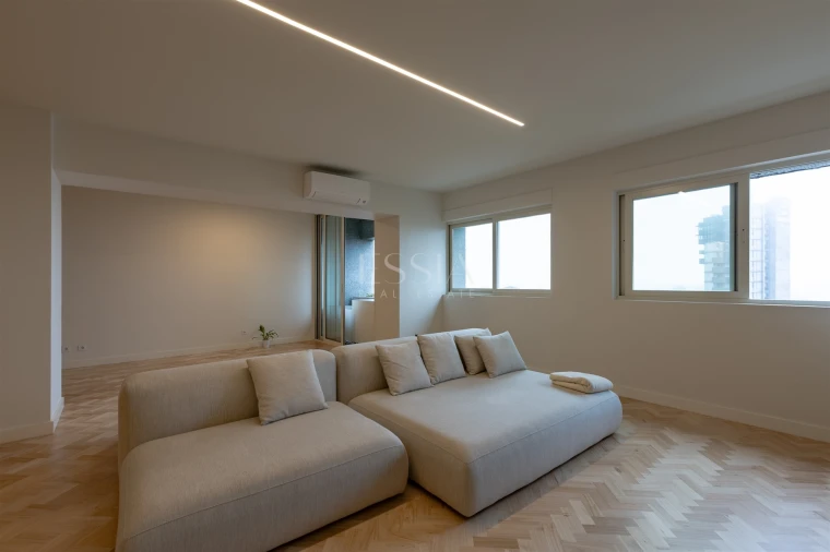 Apartamento T4 para Venda em Cedofeita, Santo Ildefonso, Sé, Miragaia, São Nicolau e Vitória Foto 9