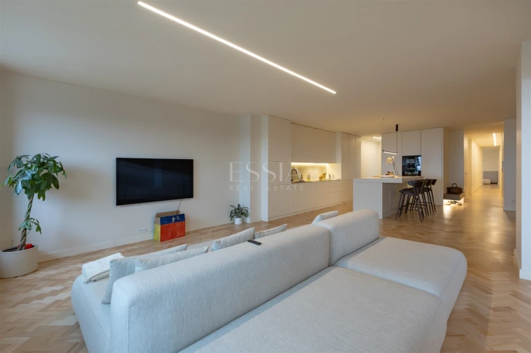 Apartamento T4 para Venda em Cedofeita, Santo Ildefonso, Sé, Miragaia, São Nicolau e Vitória Foto 10