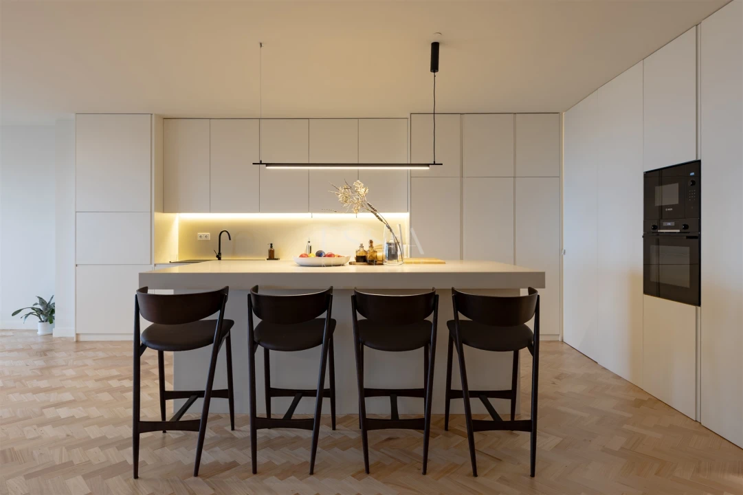 Apartamento T4 para Venda em Cedofeita, Santo Ildefonso, Sé, Miragaia, São Nicolau e Vitória Foto 5