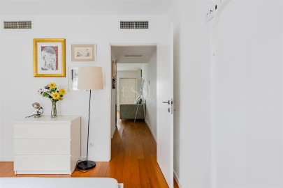 Apartamento T1 para Arrendamento em Aldoar, Foz do Douro e Nevogilde