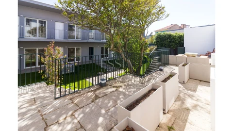 Apartamento T1 para Arrendamento em Aldoar, Foz do Douro e Nevogilde