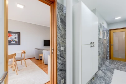 Apartamento T2 para Arrendamento em Aldoar, Foz do Douro e Nevogilde