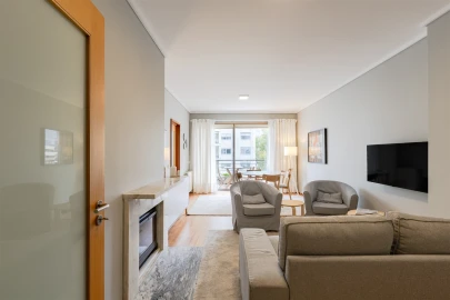 Apartamento T2 para Arrendamento em Aldoar, Foz do Douro e Nevogilde