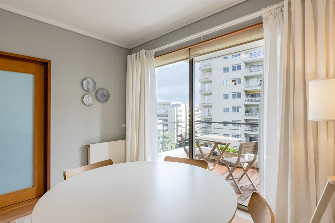 Apartamento T2 para Arrendamento em Aldoar, Foz do Douro e Nevogilde Foto 6