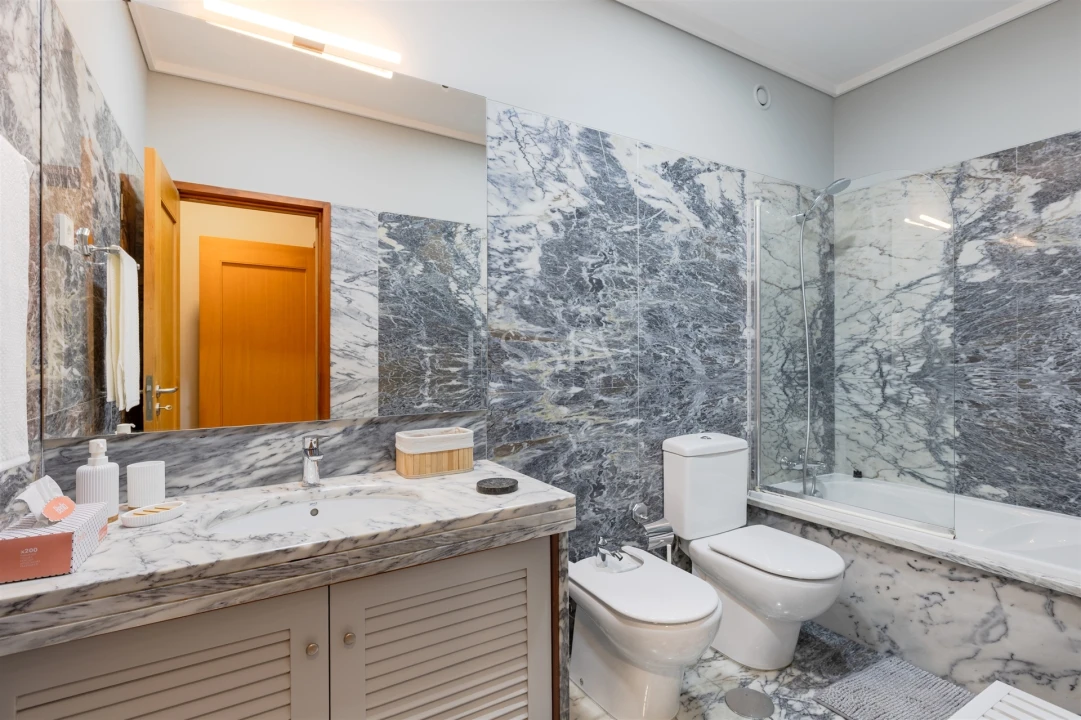 Apartamento T2 para Arrendamento em Aldoar, Foz do Douro e Nevogilde Foto 24