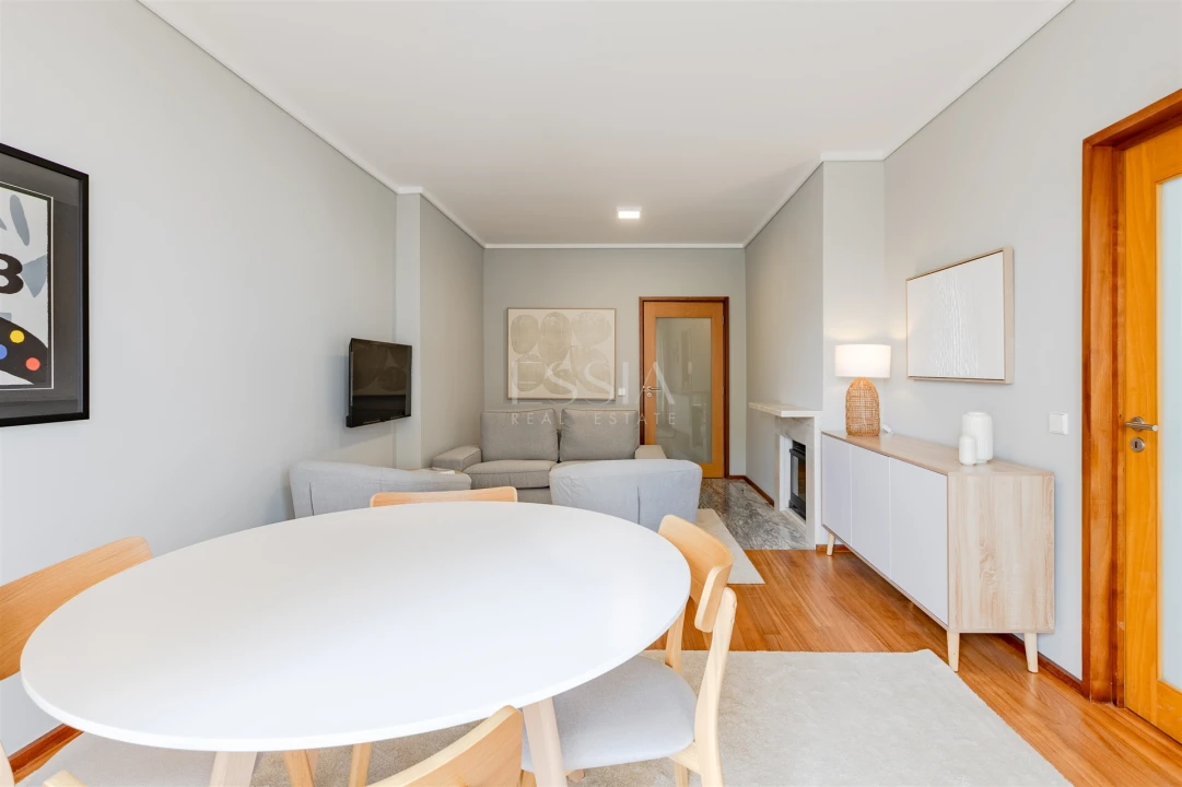 Apartamento T2 para Arrendamento em Aldoar, Foz do Douro e Nevogilde Foto 11
