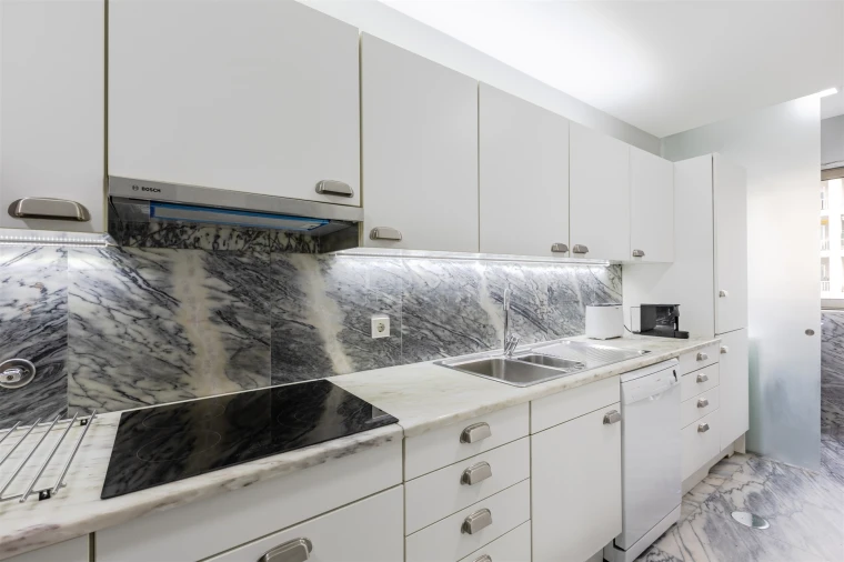 Apartamento T2 para Arrendamento em Aldoar, Foz do Douro e Nevogilde Foto 14