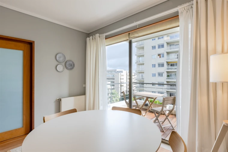 Apartamento T2 para Arrendamento em Aldoar, Foz do Douro e Nevogilde Foto 6