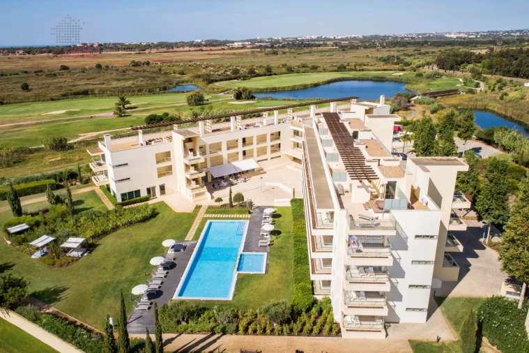 Apartamento T3 para Venda em Quarteira Foto 3