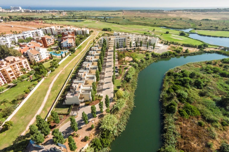 Apartamento T3 para Venda em Quarteira Foto 51