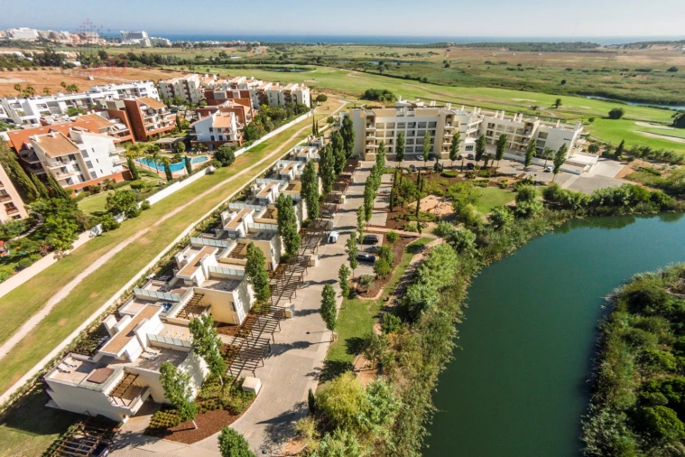 Apartamento T3 para Venda em Quarteira Foto 53