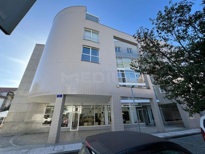 Escritório para Arrendamento em Vila Nova de Famalicão e Calendário Foto 2