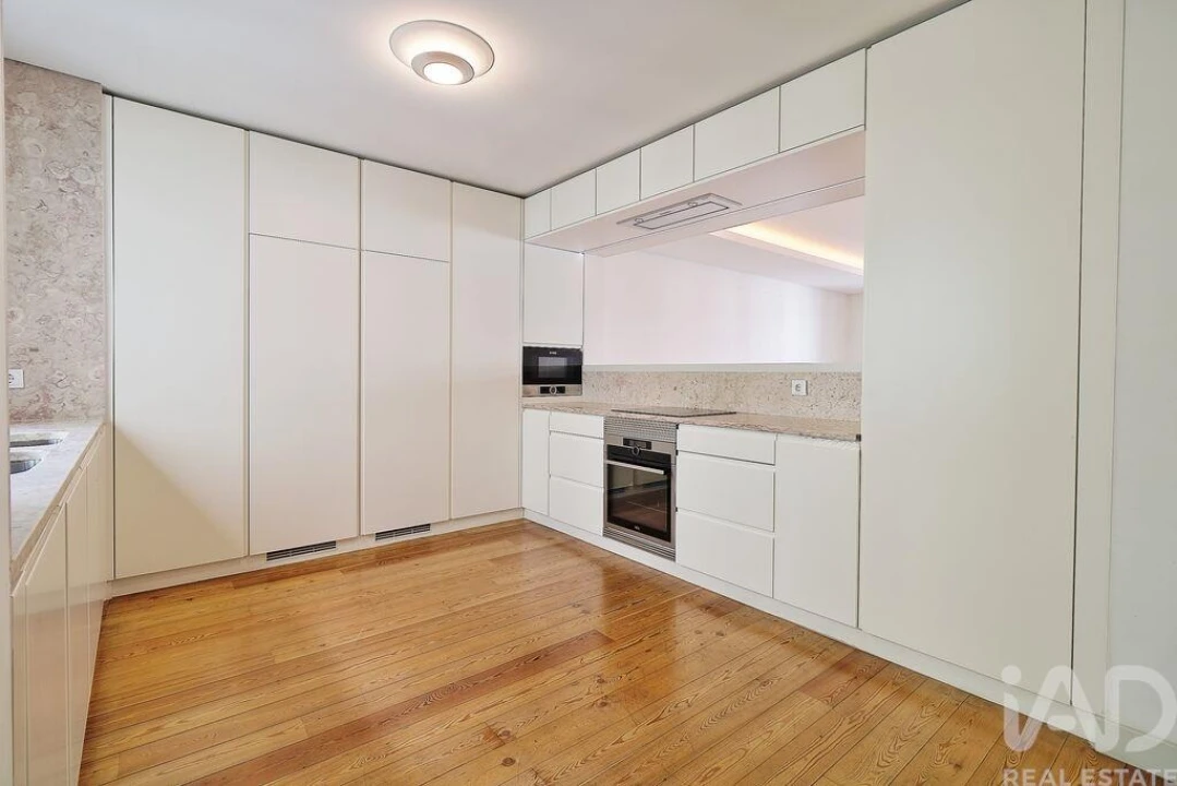 Apartamento T4 para Venda em Santo António Foto 4