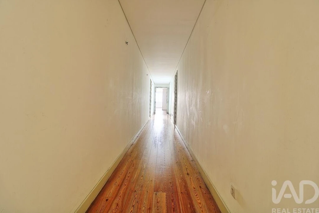 Apartamento T4 para Venda em Santo António Foto 30