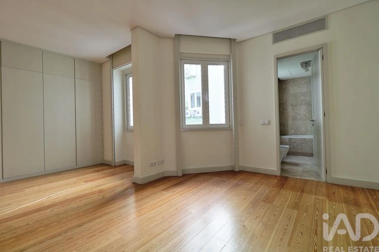 Apartamento T4 para Venda em Santo António Foto 35
