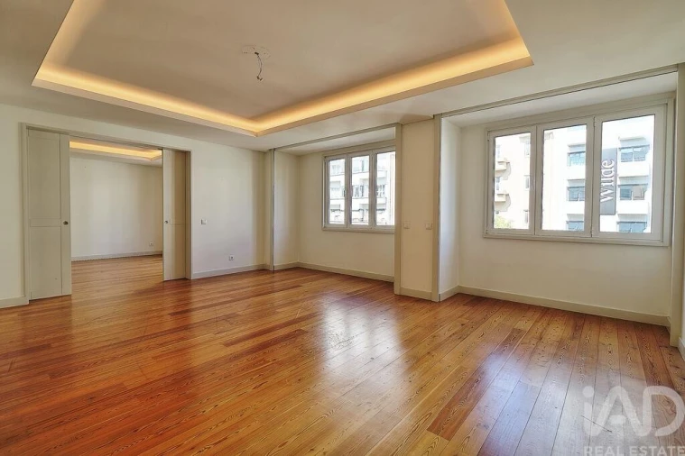 Apartamento T4 para Venda em Santo António Foto 2