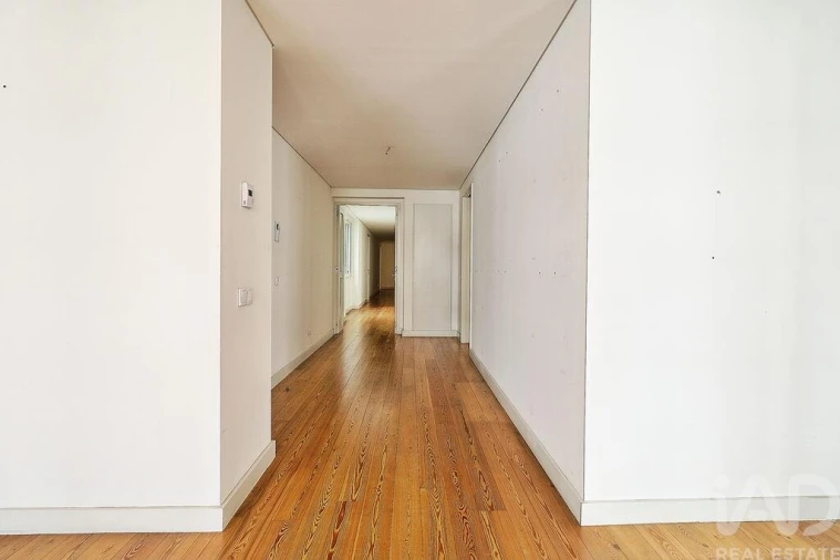 Apartamento T4 para Venda em Santo António Foto 23