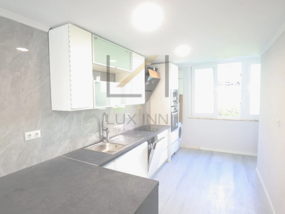 Apartamento T2 para Venda em Benfica Foto 1