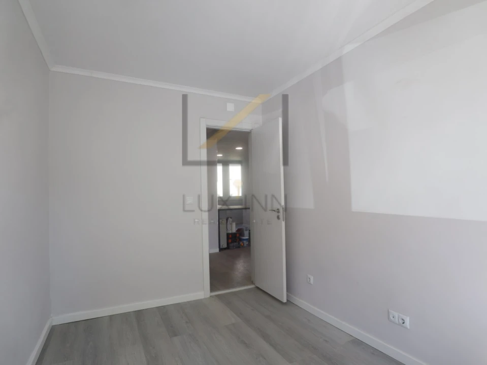 Apartamento T2 para Venda em Benfica Foto 21